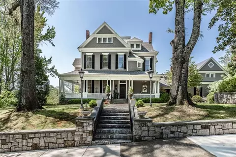 Exterior - 320 E 3rd Ave E, Rome, GA 30161 photo 2 of 30