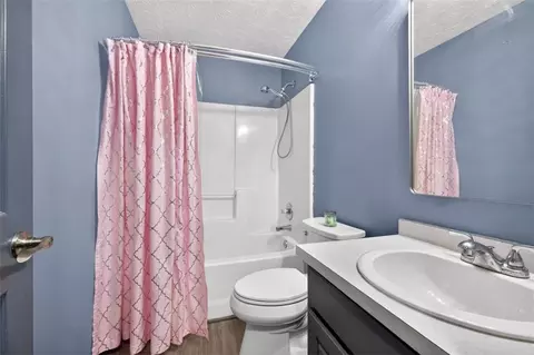 Bath - 270 Griffith St, Winder, GA 30680 photo 1 of 2