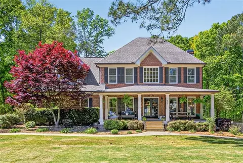 2700 Bay Ridge Dr, Loganville, GA 30052