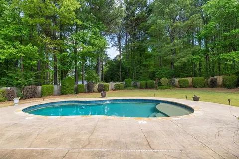 280 Starfire Ct, Loganville, GA 30052
