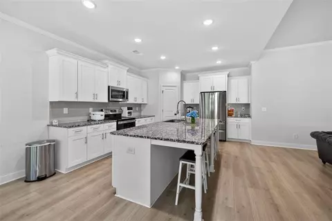 Kitchen - 593 Dunagan Ct, Winder, GA 30680 photo 3 of 4