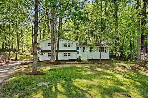 5730 Goldfield Dr, Acworth, GA 30102