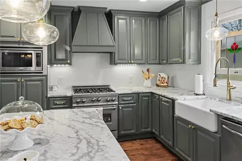 Kitchen - 112 Maple Dr, Cartersville, GA 30120 photo 3 of 9