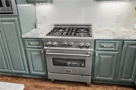 Kitchen - 112 Maple Dr, Cartersville, GA 30120 photo 8 of 9