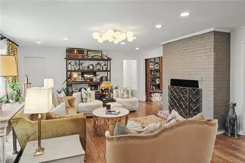 Living - 112 Maple Dr, Cartersville, GA 30120 photo 2 of 10
