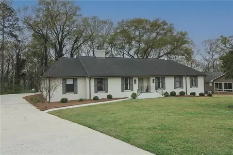 112 Maple Dr, Cartersville, GA 30120