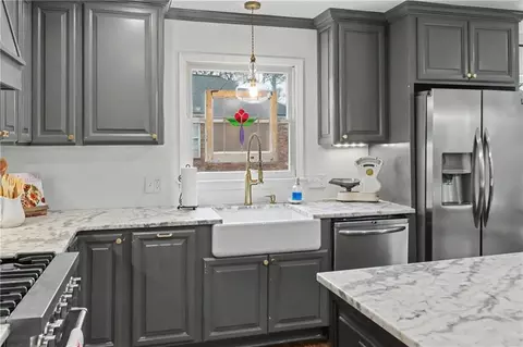 Kitchen - 112 Maple Dr, Cartersville, GA 30120 photo 4 of 9