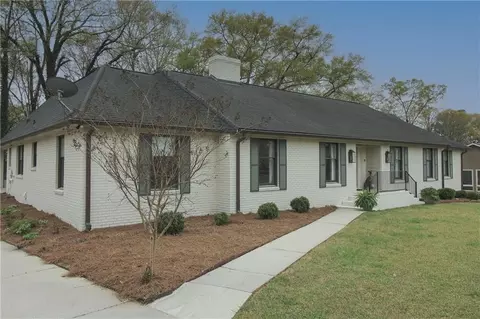 Exterior - 112 Maple Dr, Cartersville, GA 30120 photo 2 of 11