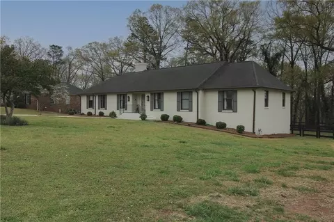 Exterior - 112 Maple Dr, Cartersville, GA 30120 photo 4 of 11