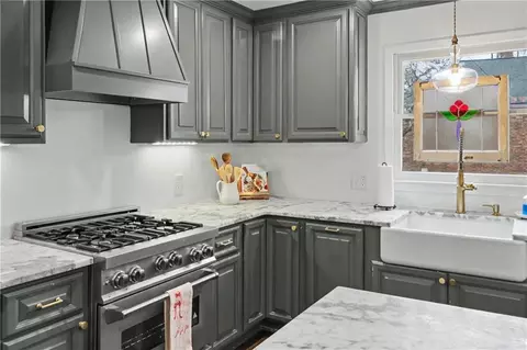 Kitchen - 112 Maple Dr, Cartersville, GA 30120 photo 7 of 9