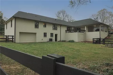 Exterior - 112 Maple Dr, Cartersville, GA 30120 photo 7 of 11
