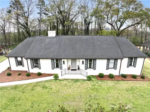 Exterior - 112 Maple Dr, Cartersville, GA 30120 photo 3 of 11