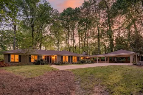 1190 W Wesley Rd NW, Atlanta, GA 30327
