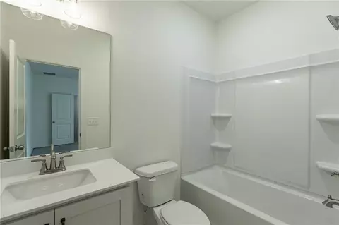 Bath - 1210 Austin Rd, Winder, GA 30680 photo 7 of 8