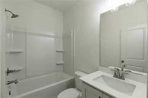 Bath - 1210 Austin Rd, Winder, GA 30680 photo 2 of 8