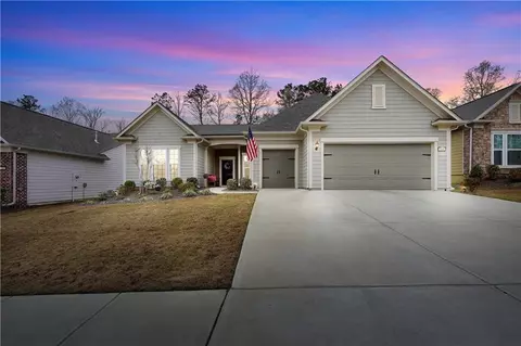 553 Hornbeam Dr, Griffin, GA 30223