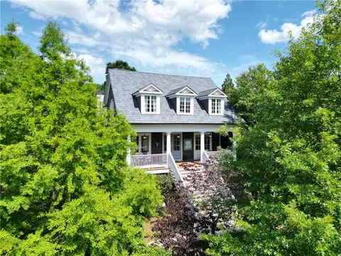10559 Serenbe Ln, Chattahoochee Hills, GA 30268