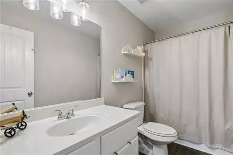 Bath - 540 Elder Rd, Winder, GA 30680 photo 2 of 3