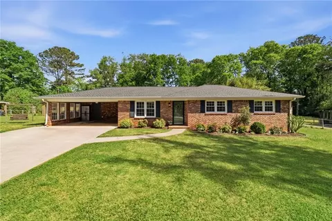 915 Pine Mnr, Marietta, GA 30066