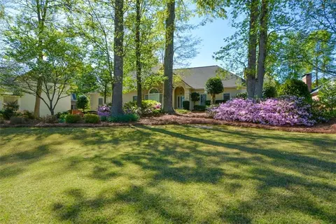 6085 Wellington Ct, Cumming, GA 30040