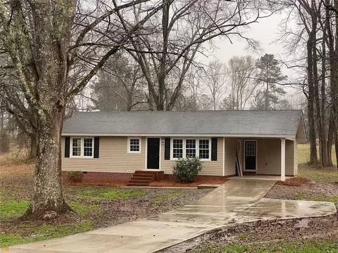 1084 Futral Rd, Griffin, GA 30224