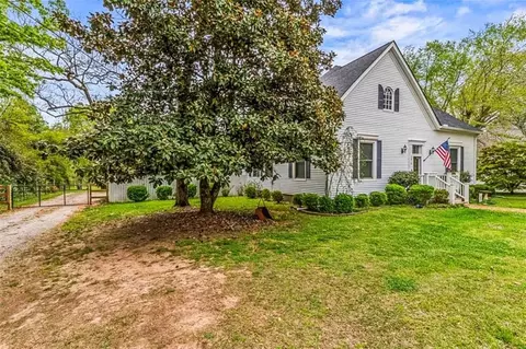 Exterior - 3810 2nd Ave, Mansfield, GA 30055 photo 7 of 9