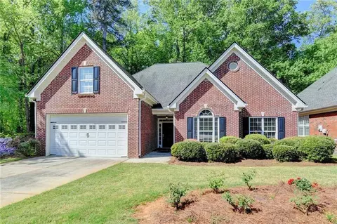 678 Retreat Dr, Dacula, GA 30019