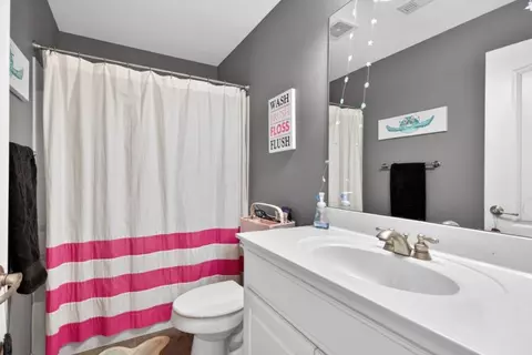 Bath - 979 Old Forge Ln, Jefferson, GA 30549 photo 6 of 9