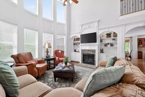 Living - 979 Old Forge Ln, Jefferson, GA 30549 photo 1 of 9