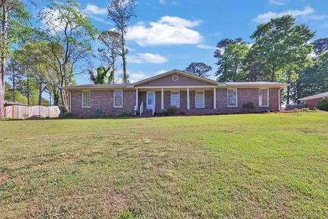 2681 Kings Cir, Lawrenceville, GA 30044