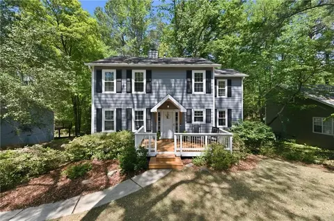 450 Tyson Cir, Roswell, GA 30076