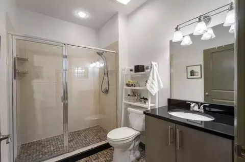 Bath - 3400 Malone Dr #113, Chamblee, GA 30341 photo 2 of 2