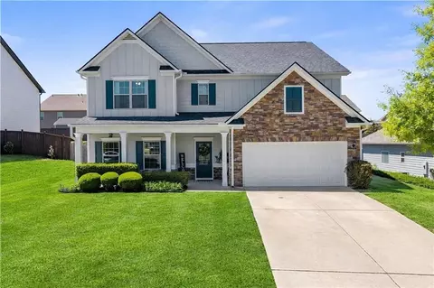 6220 Crescent Landing Dr, Cumming, GA 30028
