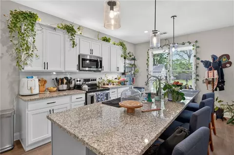 Kitchen - 1001 Davis St, Monroe, GA 30655 photo 2 of 5