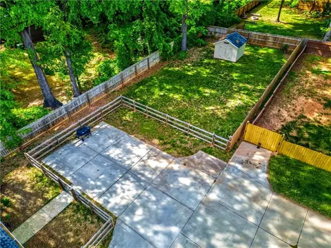 Exterior - 1001 Davis St, Monroe, GA 30655 photo 11 of 12