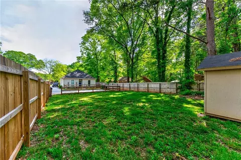 Exterior - 1001 Davis St, Monroe, GA 30655 photo 10 of 12