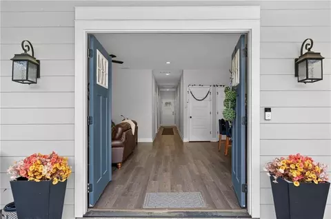 Entry Way - 1001 Davis St, Monroe, GA 30655 photo 1 of 4