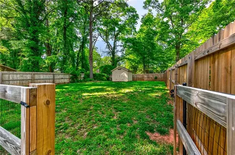 Exterior - 1001 Davis St, Monroe, GA 30655 photo 8 of 12