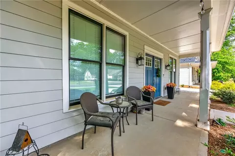 Exterior - 1001 Davis St, Monroe, GA 30655 photo 3 of 12