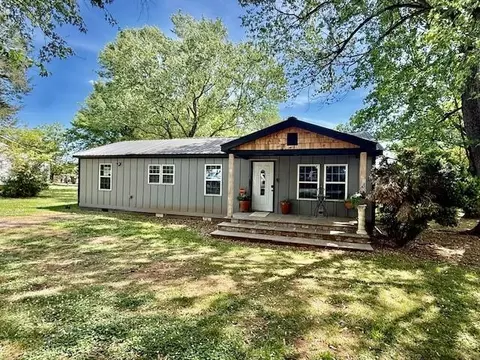 206 West Dr, Calhoun, GA 30701