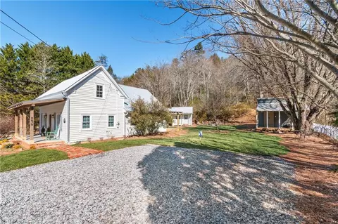 8679 Lakewood Hwy, Mineral Bluff, GA 30559