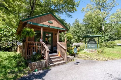 986 Mountain Oak Rd, Ellijay, GA 30536