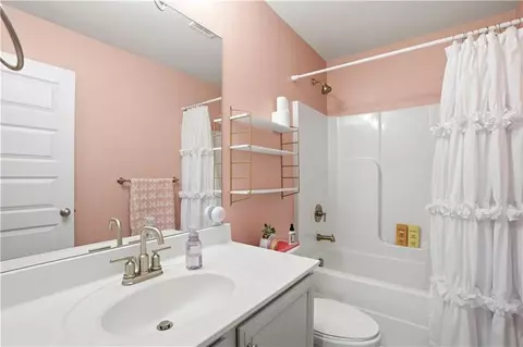 Bath - 2715 Ridge Manor Dr, Dacula, GA 30019 photo 4 of 5