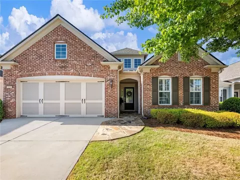 5916 Chimney Rock Dr, Hoschton, GA 30548