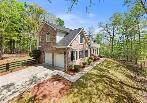 302 Cove Lake Dr, Marble Hill, GA 30148
