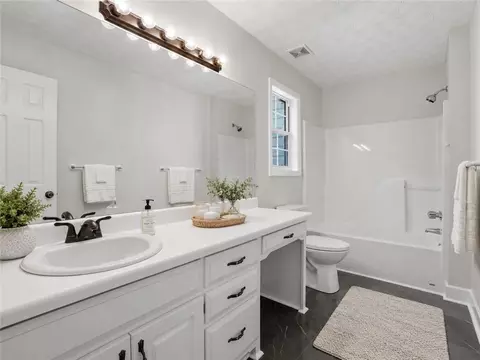 Bath - 314 Coady Rd, Jackson, GA 30233 photo 2 of 4