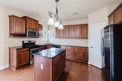 Kitchen - 3562 Fallen Oak Dr, Buford, GA 30519 photo 2 of 2