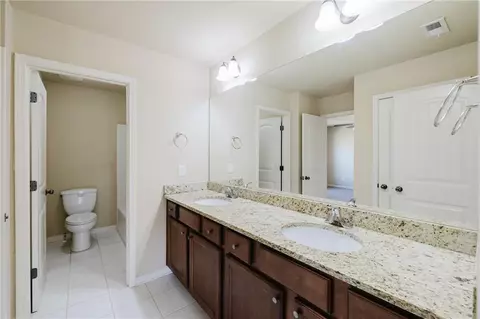 Entry Way - 3562 Fallen Oak Dr, Buford, GA 30519 photo 6 of 13
