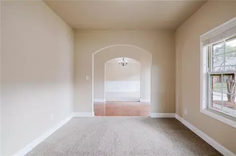 Living - 3562 Fallen Oak Dr, Buford, GA 30519 photo 4 of 11