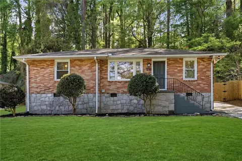 898 Scott Cir, Decatur, GA 30033